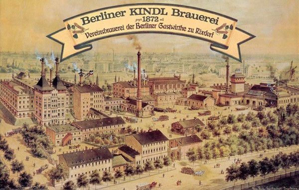 Historische Darstellung einer Brauerei mit Gebäuden, Schornsteinen und Menschen.
