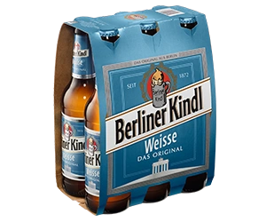 Sechs Bierflaschen der Sorte Das Original in einem Papierträger der Marke Berliner Kindl Weisse.