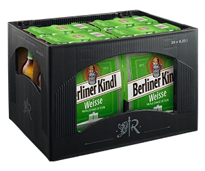 Getränkekasten mit vier Sixpacks der Sorte Berliner Kindl Weisse Waldmeister. Sechs Bierflaschen sind jeweils ein Sixpack.