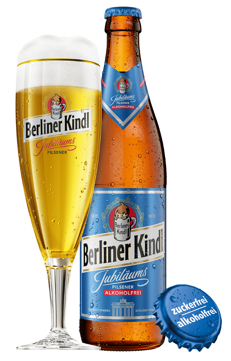 Eine Flasche Berliner Kindl Jubiläums Pilsener Alkoholfrei neben einem gefüllten Pokalglas