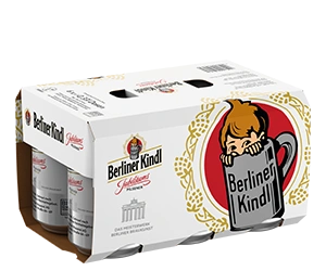 Sechs 0,33 Liter Bierdosen der Sorte Jubiläums Pilsener in einem Papierträger der Marke Berliner Kindl.